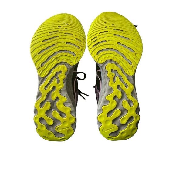 Nike Women's Black and Purple React Infinity Flyknit 2 Lace Up Running Shoes Siz - Picture 3 of 13